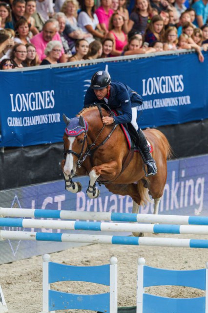 Christian Schranz sorgte mit seinem Sieg in der CSI2* Silver Tour präsentiert von der DFG Event GmbH für lauten Jubel im Vienna Masters Stadion. © Michael Graf