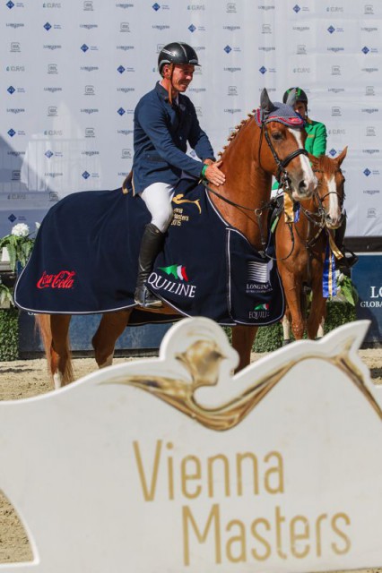 Christian Schranz (AUT/NÖ) und Whisper von Lichten CH standen heute zum zweiten Mal als Sieger der CSI2* Silver Tour bei der Siegerehrung. © Michael Graf