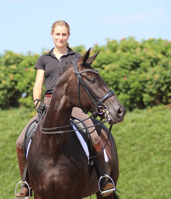 Weihegold OLD unter Beatrice Buchwald am Start Equestrian