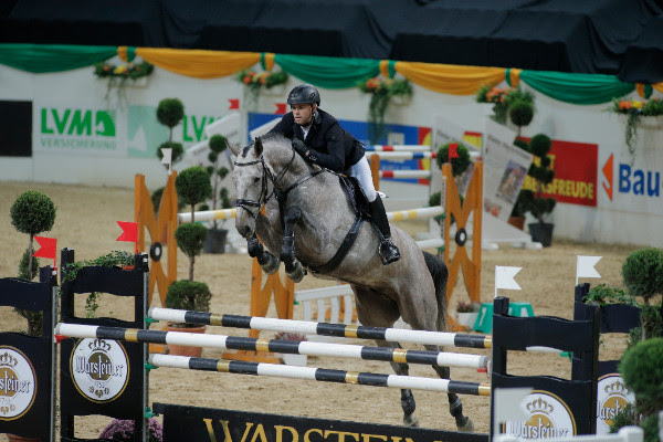 Stephan Johannsen bei der Baltic Horse Show 2014 mit D`accord im Holsteiner Masters Zukunftspreis © Stefan Lafrentz