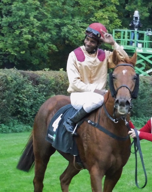 Sol Y Vida und Eduardo Pedroza nach ihrem Sieg im 6. Rennen. © Nadja N. Naumann