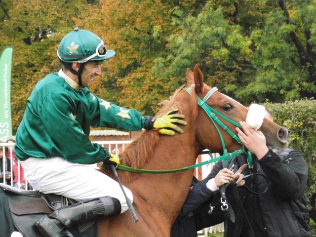 Freute sich über seinen ersten Sieg in Deutschland, Ioannis Poullis auf New Jersey. © Nadja N. Naumann