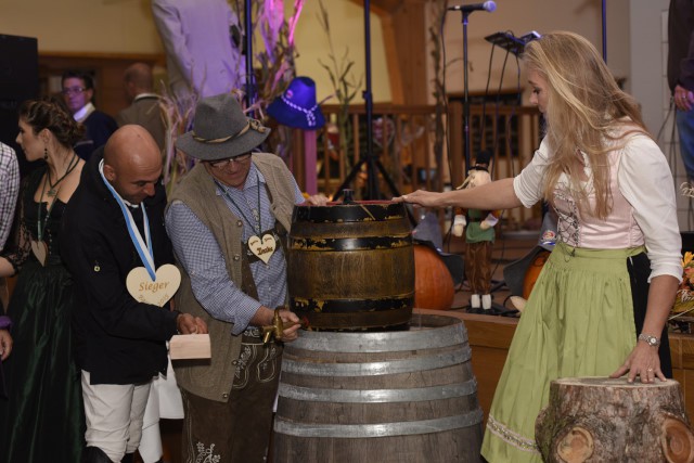 Zu Beginn des Okotberfestes darf natürlich auch ein Fass freibeier nicht fehlen! © horsesportsphoto.eu