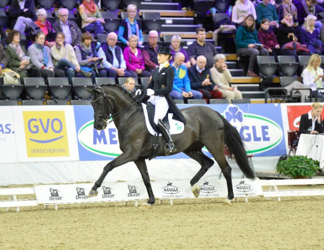 Siegerpaar im MEGGLE Preis in Oldenburg sind Beatrice Buchwald und Weihegold OLD. (Foto: Karl-Heinz Frieler)