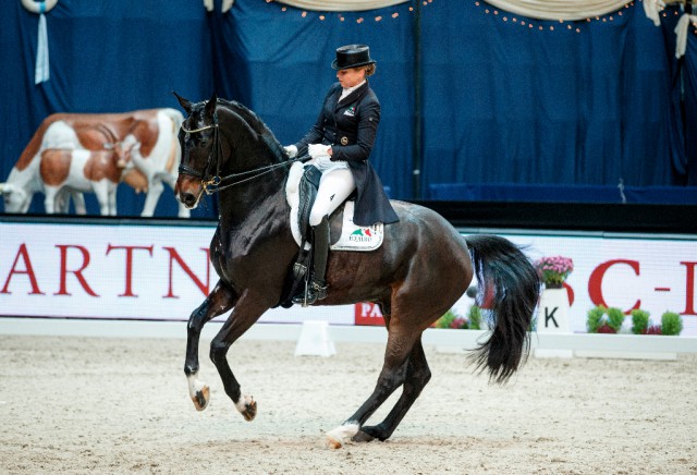 Siegerin im Grand Prix Special Dorothee Schneider mit Showtime © Sportfotos-Lafrentz.de