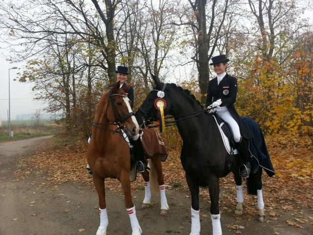 Patricia Hutter (S) und Katharina Haas (OÖ) punkten beim CDI in Polen. © Renate Voglsang