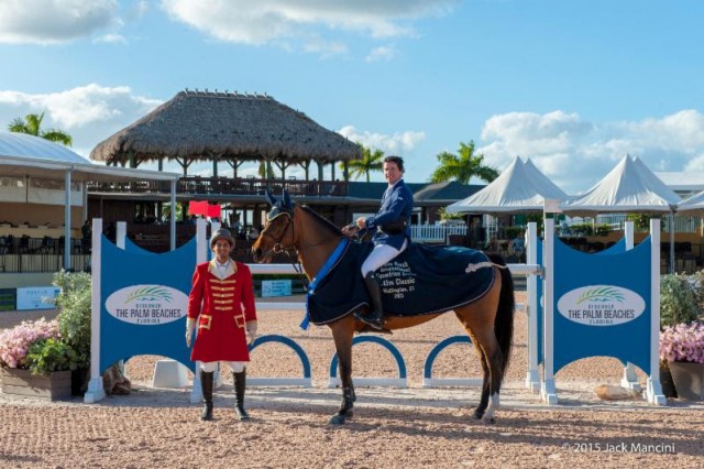 Conor Swail and Cita in their presentation ceremony with ringmaster Christian Moreno. © ManciniPhotos