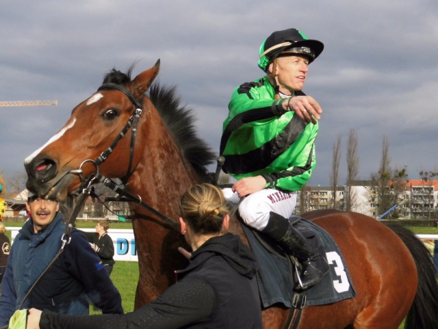 Trueman und Filip Minarik nach ihrem Sieg im 3. Rennen. © Nadja N. Naumann