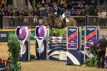 Mclain Ward of the United States and HH Azur jumped to victory in the $132,000 Longines FEI World Cup™ Jumping Toronto on Wenesday, November 11 at the Royal Horse Show®. © Ben Radvanyi Photography www.benradvanyi.com
