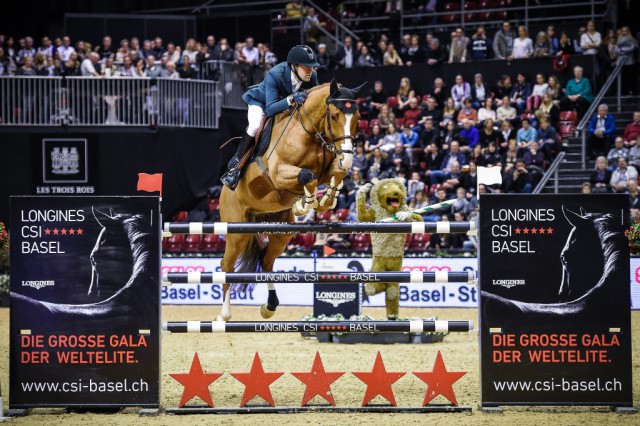 Simon Delestre und Chesall am Weg zum Sieg im Championat der Stadt Basel um "Die Goldene Trommel". © Katja Stuppia/LONGINES CSI BASEL
