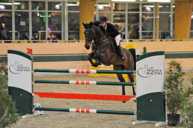 Verena Edelsbrunner (ST) vom Reitstall Markus siegte auf Fabienne 23 im 1,35 m Springen. © horsesportsphoto.eu