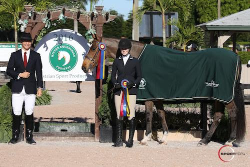 Stella Styslinger and O'Ryan in their champion presentation. © Sportfot