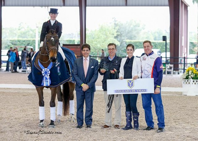 Belinda Trussell and Anton in their presentation ceremony with judge Cesar Torrente, Javiar Bacariza of Yeguada de Ymas, Sponsorship Coordinator Cora Causemann, and Allyn Mann of Adequan. © SusanJStickle.com