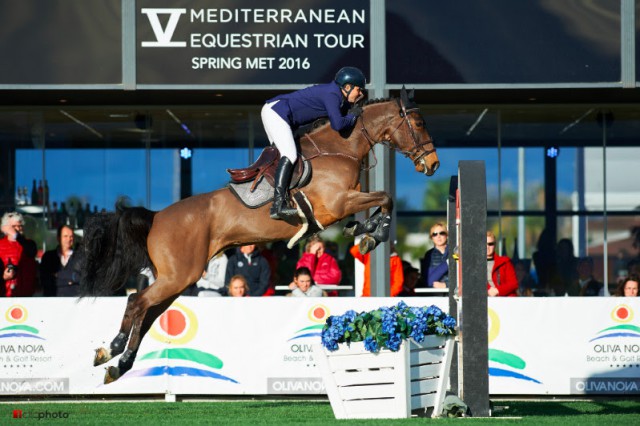 Laurent Guillet gewinnt mit Sultan du Chateau. © 1clicphoto.com