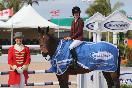 Jessica Springsteen and Davendy S in their winning presentation with ringmaster Christian Craig. © Sportfot