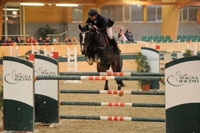 Marek Klus (CZE) sicherte sich mit seinen Pferden Crado Von Wichenstein und Carison Platz eins und drei im Hauptbewerb (1,40 m). © horsesportsphoto.eu 