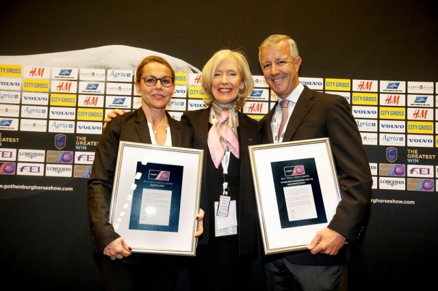 FEI Press Relations Director Grania Willis presents the best press office awards to Lyon Horse Show organiser Sylvie Robert (Longines FEI World Cup™ Jumping Western European League) and Lou Jacobs of the CP Wellington Masters (North American League) during the Finals in Gothenburg (SWE). © FEI/Dirk Caremans