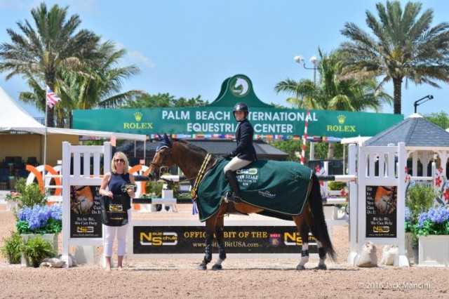 Victoria Colvin and Don Juan in their presentation ceremony with Neue Schule representative Lenore Brown. © Jack Mancini