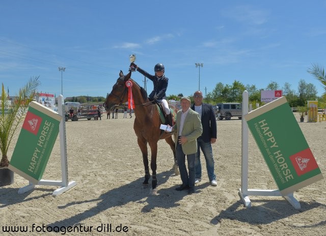 Mit Lancelot TN führte Lena Binder (NÖ) den Happy Horse Nachwuchs Cup von Lamprechtshausen an. © Fotoagentur Dill