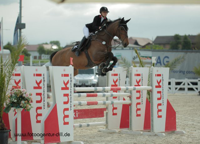 Auf Rang zwei beendeten Isabelle Gerfer (GER) und Ironie du Bois Halleux die Junioren/Young Rider Tour powered by R34. © Fotoagentur Dill