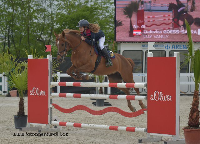 Ludovica Goess-Saurau (B) und Lilly Vanilly platzierten sich in der Pony Tour powered by Pappas für Österreich. © Fotoagentur Dill