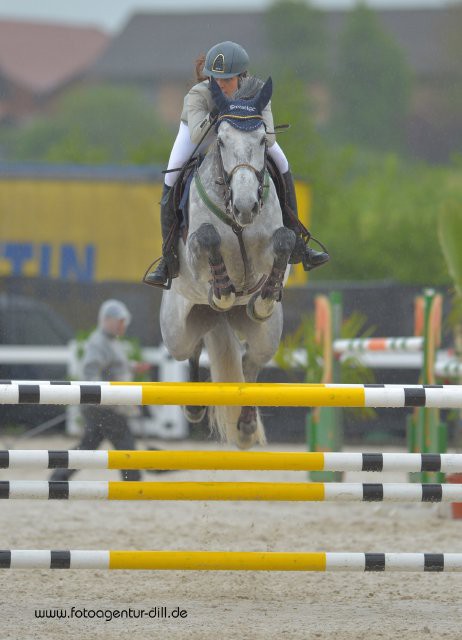 Rang drei im R34 Junioren und Young Rider Opening ging an Allegra Ieraci (ITA) und Linette Hoem. © Fotoagentur Dill