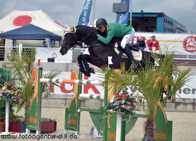 Alpenspan Teamreiter Dieter Köfler (K) und Askaban holten in der Casino Grand Prix powered by MUKI Qualifikation Rang zwei. © Fotoagentur Dill