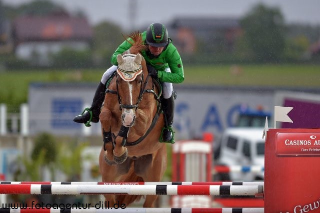 Golden Gun und Dieter Köfler holten auch noch den dritten Rang im 1.40 m Bewerb heraus. © Fotoagentur Dill