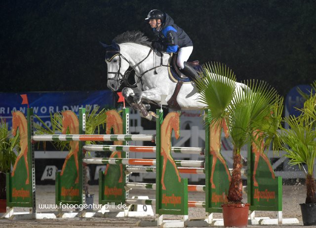 Zoltan Lazar Jun. (HUN) und Katyusa am Sprung zu Rang drei im EY Cup Opening. © Fotoagentur Dill