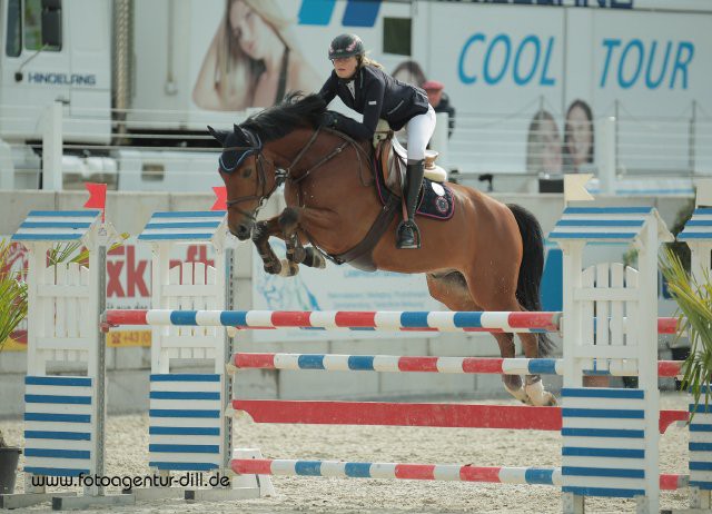 Toller Abschluss für Hannah Minichshofer (AUT/V) und Steinkraus, die in der Junioren/Young Rider Tour powered by R34 Platz sieben holten. © Fotoagentur Dill