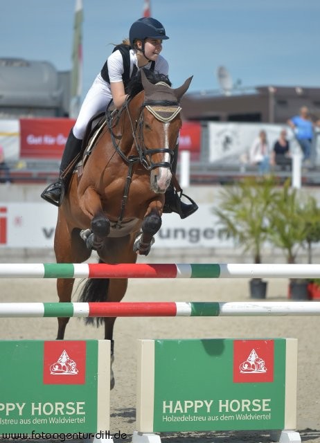 Chiara-Fiorina Moser (W) entschied mit Queichtal die zweite Happy Horse Nachwuchs Cup Qualifikation. © Fotoagentur Dill