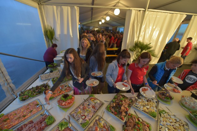 Das leckere Buffet fand großen Anklang. © Fotoagentur Dill