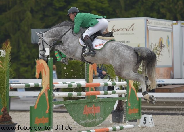 Gerfried Puck (St) holte mit Flint Rang zwei im Jungpferdespringen über 1.15 m. © Fotoagentur Dill