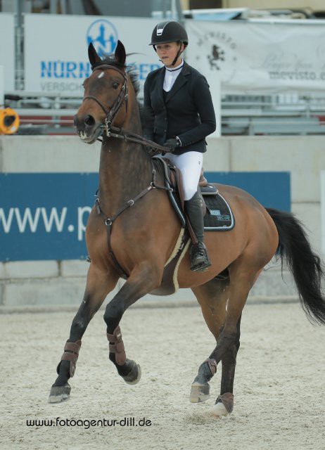 Die Salzburgerin Nicole Rieger punktete mit Chabo 3 auf Platz zehn in der Junioren/Young Rider Tour powered by R34. © Fotoagentur Dill