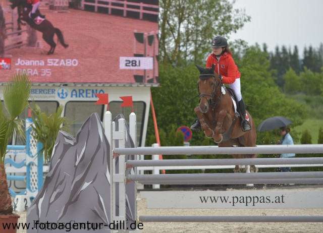Joanna Szabo (SUI) und Tiara belegten Rang zwei im Pony Grand Prix powered by Pappas. © Fotoagentur Dill