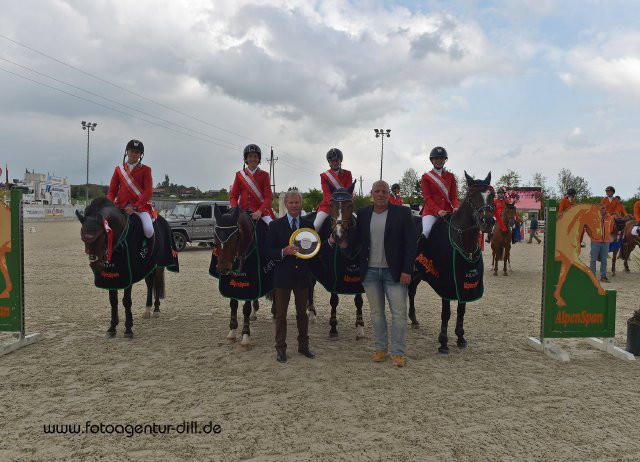 Souverän holte sich die italienische Equipe den Sieg im FEI Pony Nations Cup powered by Alpenspan. © Fotoagentur Dill 