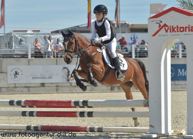 Den dritten Platz im Pony Stilspringen über 60 cm belegten Charlotte Thiel (GER) und Golden Rich. © Fotoagentur Dill