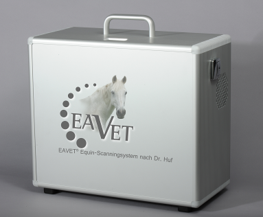 Die kleinste komplementäre Tierklinik der Welt findet in einem ansprechenden und stabilen Koffer Platz. © InnoTec-4-Health