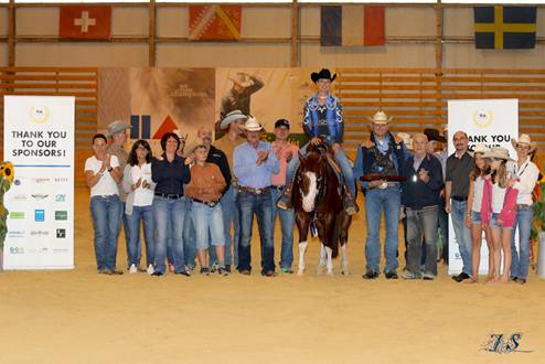 Ann Fonck & Gunnerlicious bei der Siegerehrung mit den Sponsoren. © Horse Academy