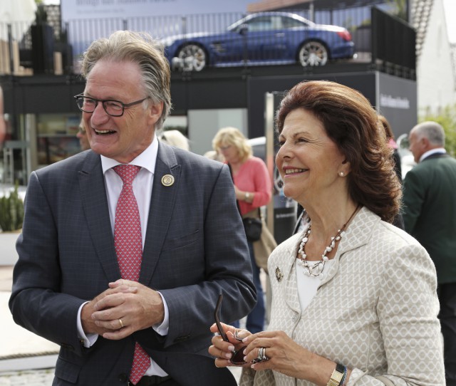 Her Majesty Queen Silvia of Sweden together with the Chairman of the Aachen-Laurensberger Rennverein e.V., Frank Kemperman. © CHIO Aachen/Michael Strauch 
