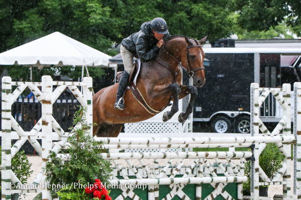 Tim Goguen and Splendid © www.kentuckyhorseshow.com