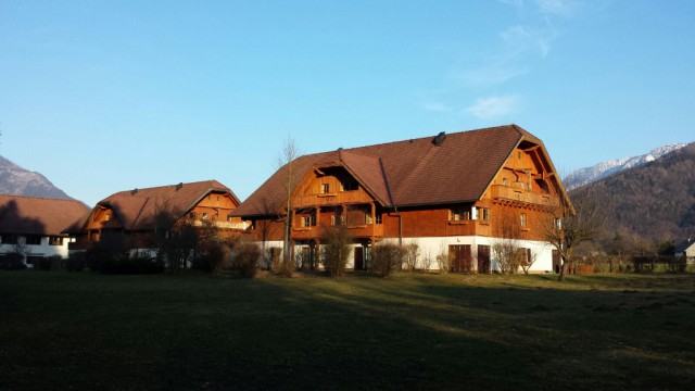 Der Gutshof Wolfgangsee liegt in der malerischen Kulisse des Salzkammergutes am Wolfgangsee. © Gutshof Wolfgangsee