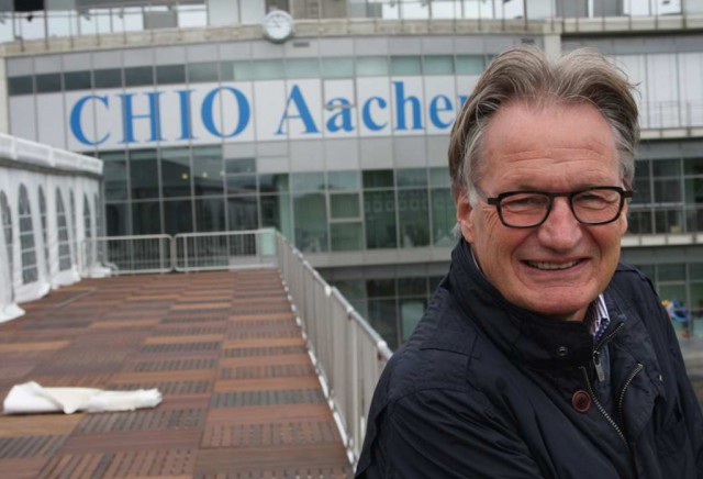 Turnierleiter Frank Kemperman auf der (noch unfertigen) Terrasse des "Champions' Circle". © CHIO Aachen