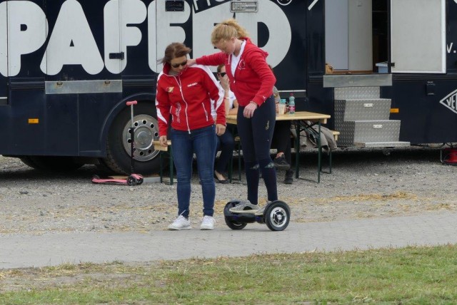 Zwischen den Bewerben versuchten sich die Mädels auch in anderen Sportarten. © Team Austria