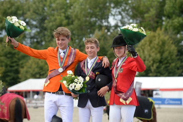 Winners of show jumping final: Jack Withaker, Rowen Can De Mheen and Antonia Ercken. © Ridehesten.com 