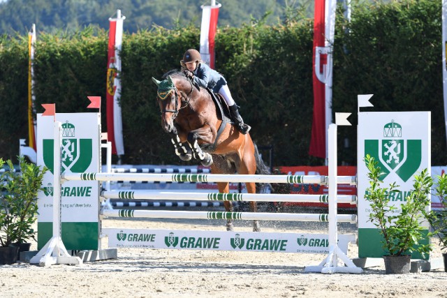 Lena Binder (NÖ) und ihr Lancelot TN siegten in der 1. Qualifikation zum Happy Horse Nachwuchscup. © horsesportsphoto.eu