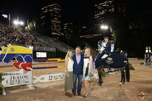 Daniel Coyle and Fortis Fortuna in their winning presentation with Katherine and Mark Bellissimo and Susan Alcala, Vice President, Partnership Marketing at Ariat International, who presented Daniel with winning prizes from Ariat. © Sportfot