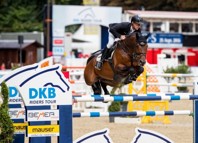 Marcus Ehning und Comme il faut trumpften in Paderborn in der DKB-Riders Tour auf. © Stefan Lafrentz