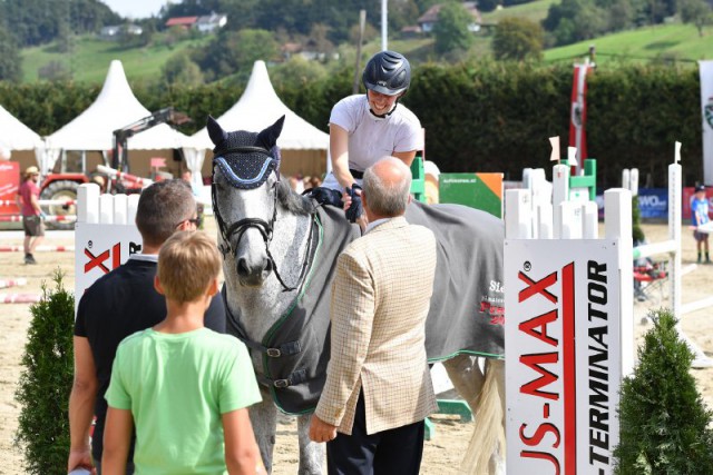Nicole Hinterndorfer (NÖ) und Peer Gynt entschieden das Amateur Masters um den Preis der Firma Mus Max für sich. © horsesportsphoto.eu
