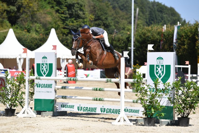 Die Sieger im Youngster Masters: Flick Flack unter Siegfried Schlemmer (St). © horsesportsphoto.eu